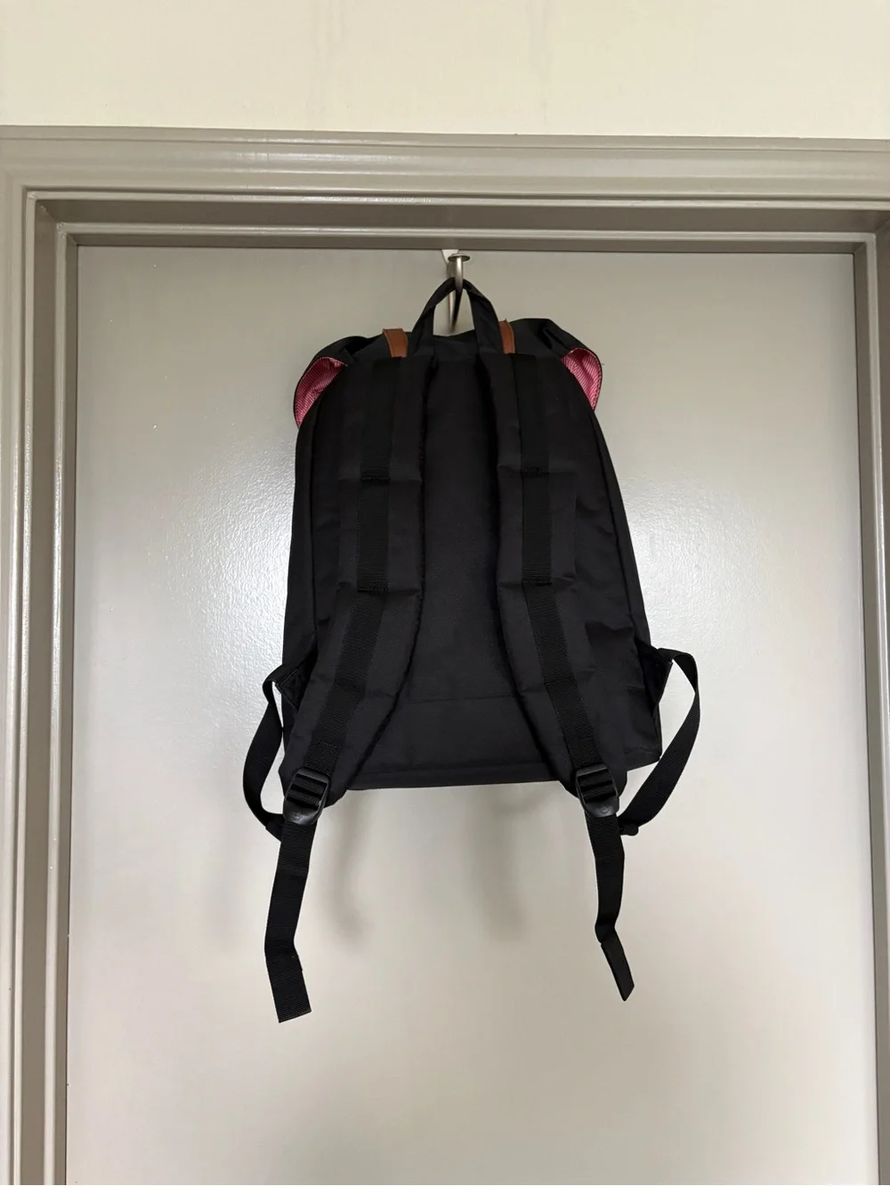 Herschel Supply Company Black Backpack with padded Laptop Sleeve & Buckle Straps